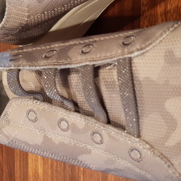 BZees Womans Slip On Shoes Size 8 - Picture 11 of 12